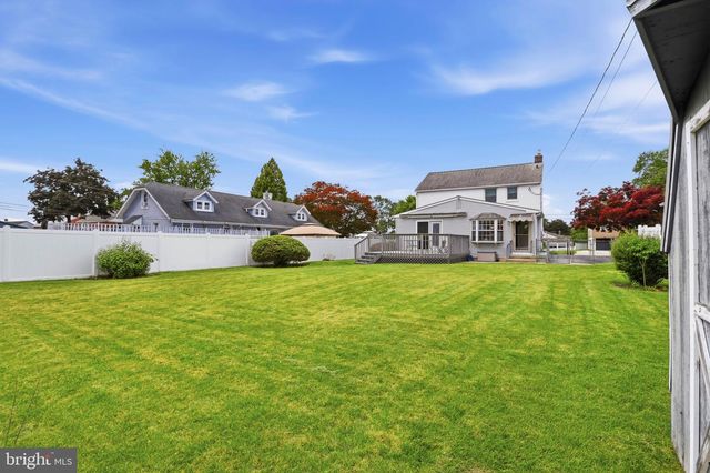 527 SAXER AVE, Springfield, PA 19064