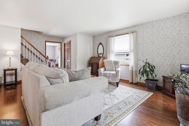 527 SAXER AVE, Springfield, PA 19064