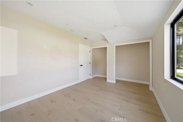 8542 De Celis Pl, North Hills, CA 91343