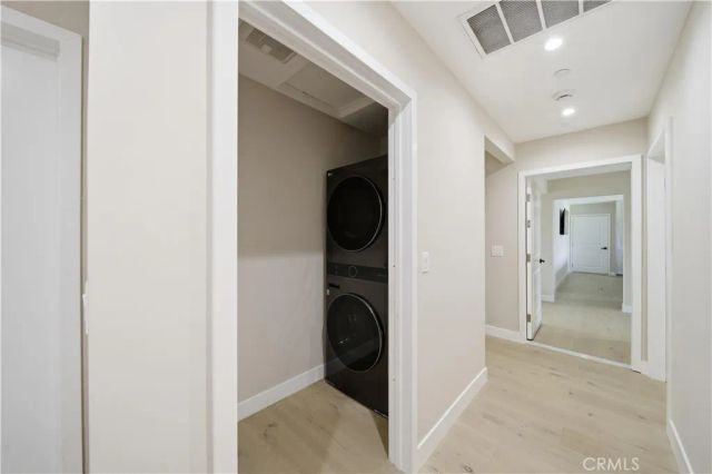 8542 De Celis Pl, North Hills, CA 91343