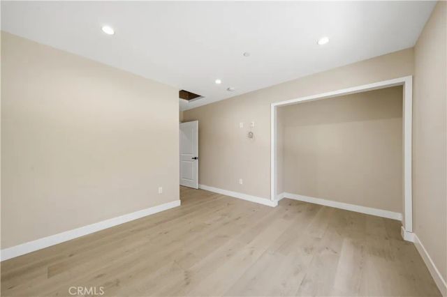 8542 De Celis Pl, North Hills, CA 91343