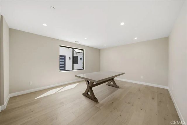 8542 De Celis Pl, North Hills, CA 91343