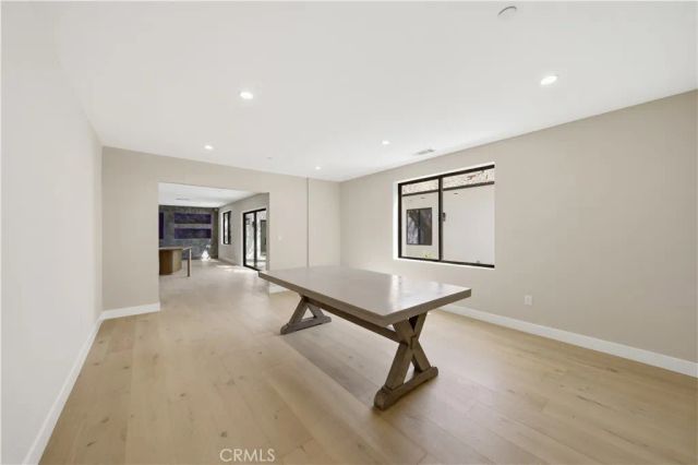 8542 De Celis Pl, North Hills, CA 91343