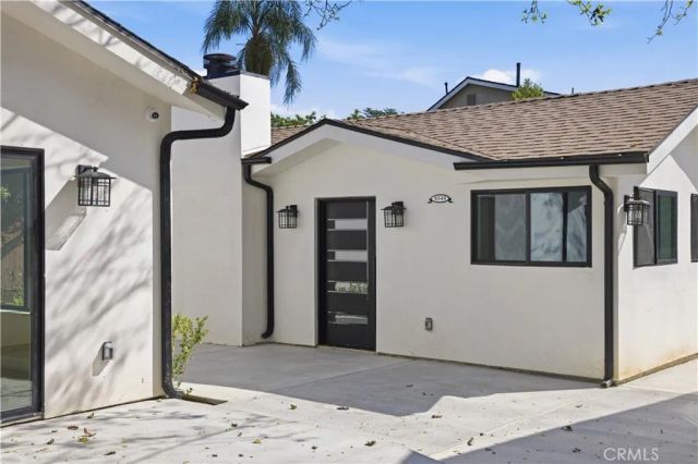 8542 De Celis Pl, North Hills, CA 91343