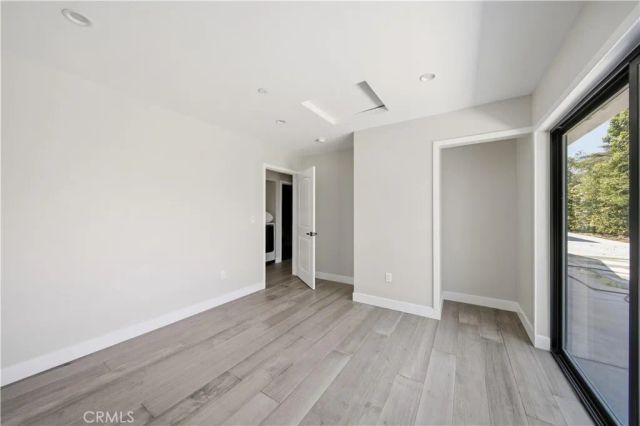 8542 De Celis Pl, North Hills, CA 91343