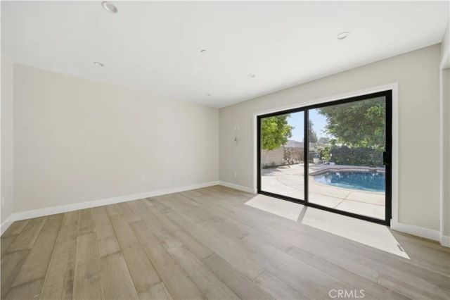 8542 De Celis Pl, North Hills, CA 91343