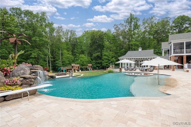 203 Randolph Square Ln, Richmond, VA 23238