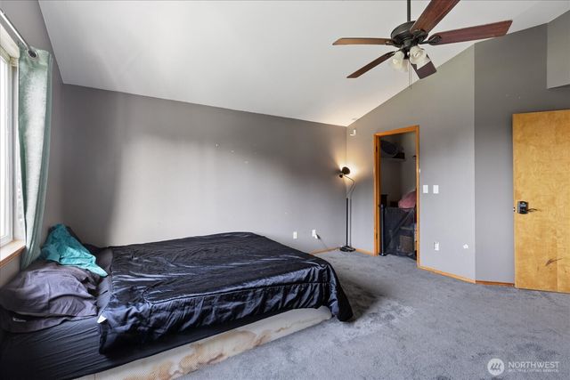 8412 74th Drive NE, Marysville, WA 98270