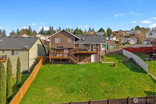 8412 74th Drive NE, Marysville, WA 98270