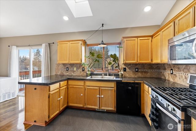 8412 74th Drive NE, Marysville, WA 98270