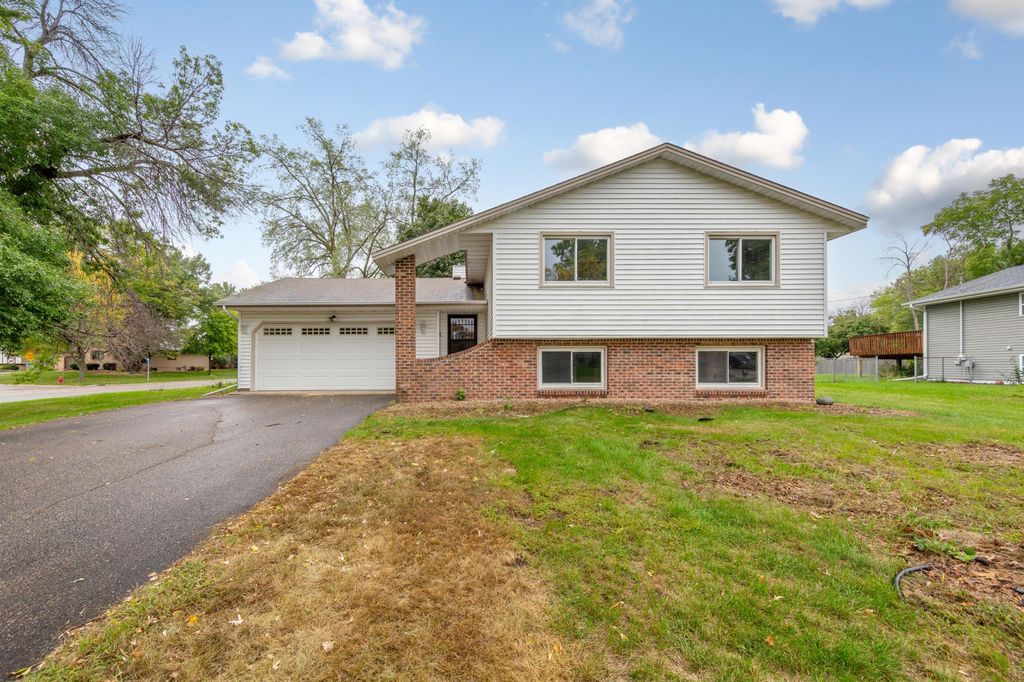 8101 Ewing Avenue N, Brooklyn Park, MN 55443 — photo 3