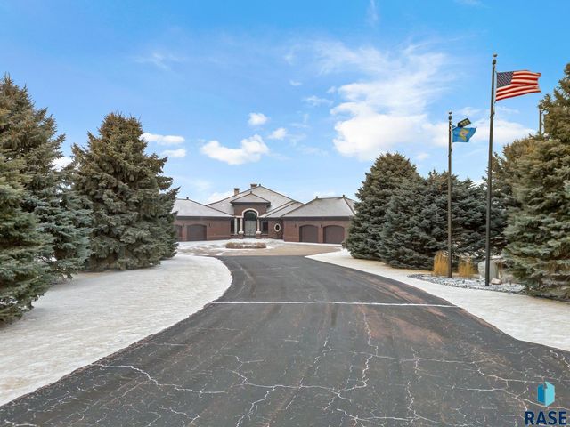 40580 250th St Street, Mitchell, SD 57301