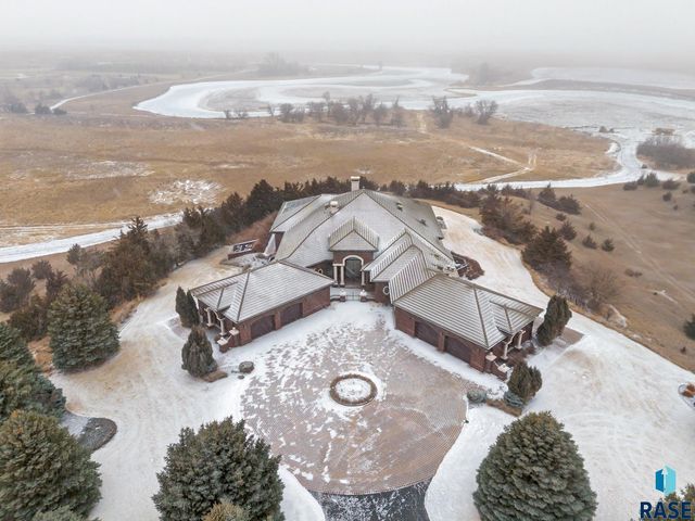 40580 250th St Street, Mitchell, SD 57301