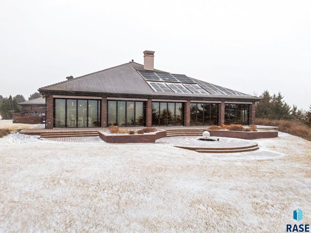 40580 250th St Street, Mitchell, SD 57301