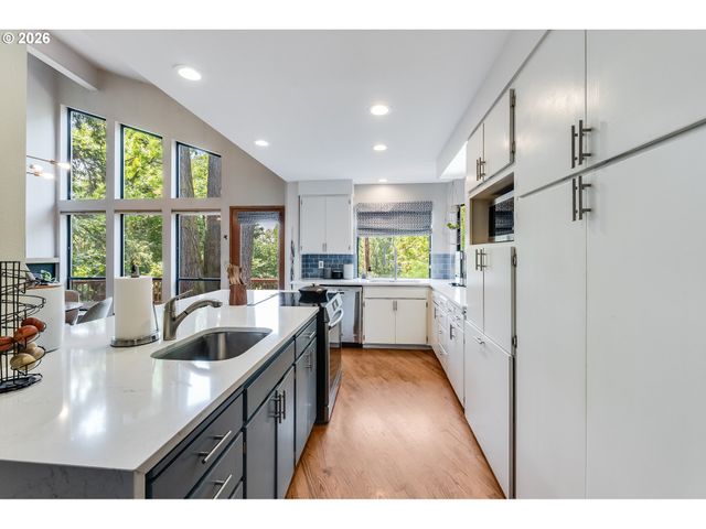 1116 N KNIGHTS BRIDGE Rd, Canby, OR 97013