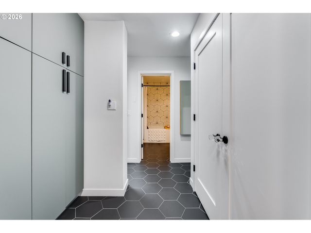 1116 N KNIGHTS BRIDGE Rd, Canby, OR 97013