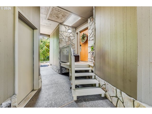 1116 N KNIGHTS BRIDGE Rd, Canby, OR 97013