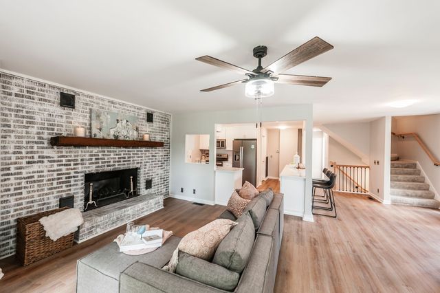 6040 New Cut Rd, Greenbrier, TN 37073
