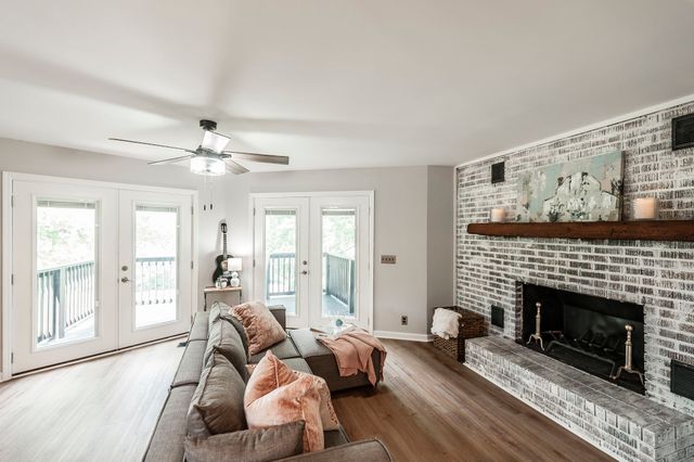 6040 New Cut Rd, Greenbrier, TN 37073