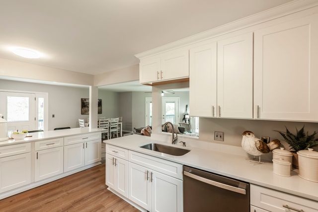 6040 New Cut Rd, Greenbrier, TN 37073