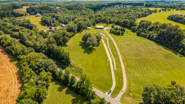 6040 New Cut Rd, Greenbrier, TN 37073