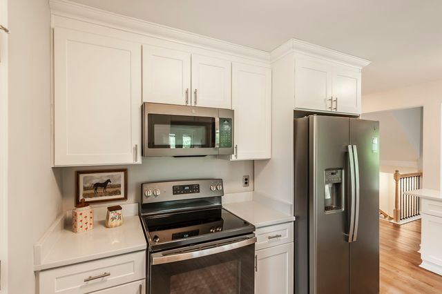 6040 New Cut Rd, Greenbrier, TN 37073