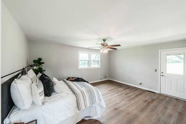 6040 New Cut Rd, Greenbrier, TN 37073