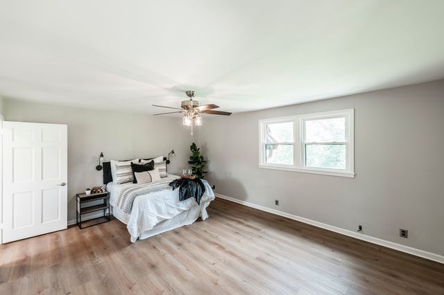 6040 New Cut Rd, Greenbrier, TN 37073