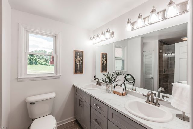 6040 New Cut Rd, Greenbrier, TN 37073
