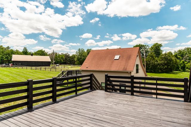 6040 New Cut Rd, Greenbrier, TN 37073