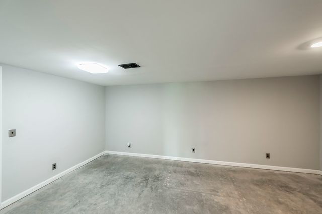 6040 New Cut Rd, Greenbrier, TN 37073