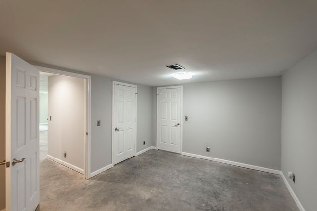 6040 New Cut Rd, Greenbrier, TN 37073