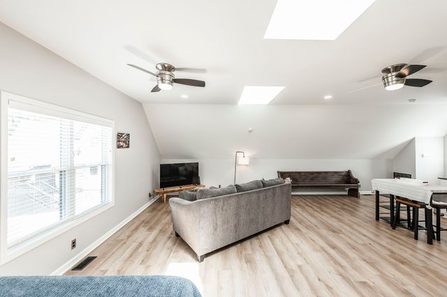 6040 New Cut Rd, Greenbrier, TN 37073