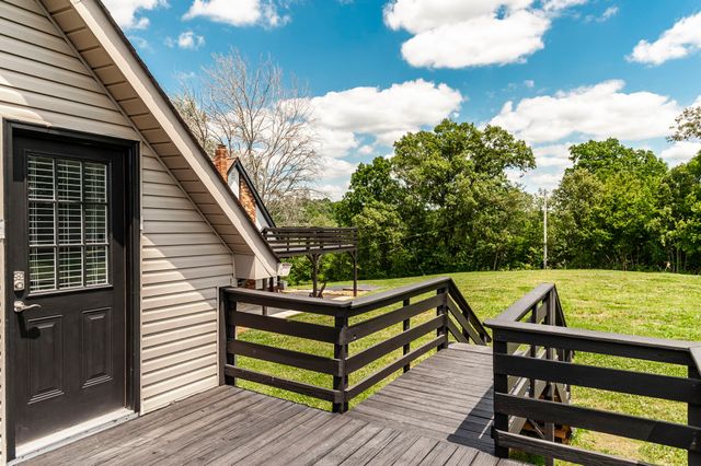 6040 New Cut Rd, Greenbrier, TN 37073