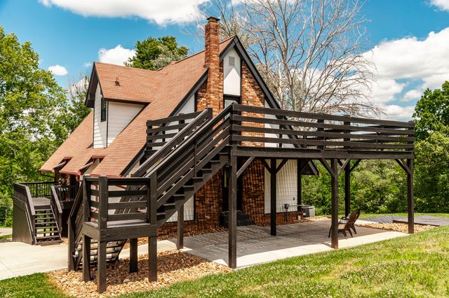 6040 New Cut Rd, Greenbrier, TN 37073