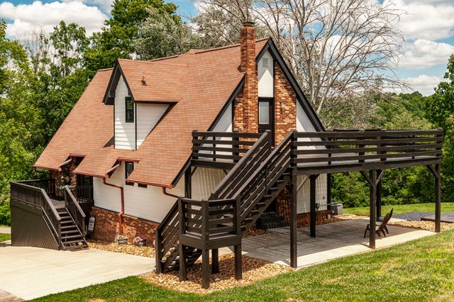 6040 New Cut Rd, Greenbrier, TN 37073