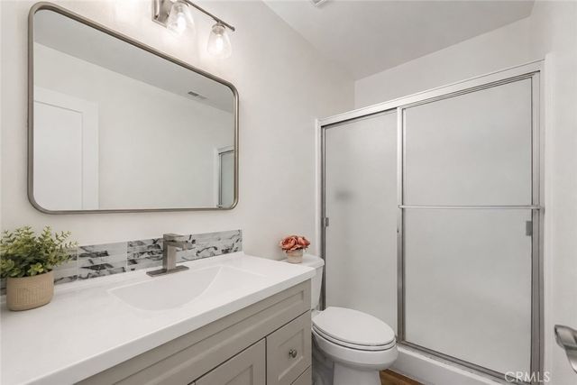 18316 Hatteras 20, Tarzana, CA 91356