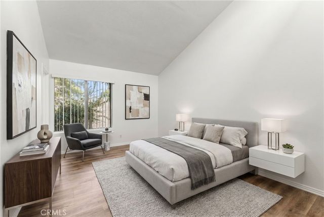 18316 Hatteras 20, Tarzana, CA 91356