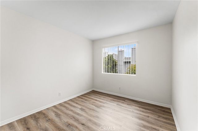 18316 Hatteras 20, Tarzana, CA 91356