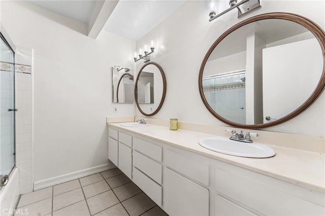18316 Hatteras 20, Tarzana, CA 91356