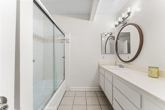 18316 Hatteras 20, Tarzana, CA 91356