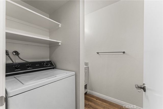 18316 Hatteras 20, Tarzana, CA 91356