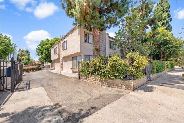 18316 Hatteras 20, Tarzana, CA 91356
