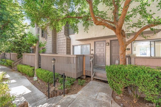 18316 Hatteras 20, Tarzana, CA 91356