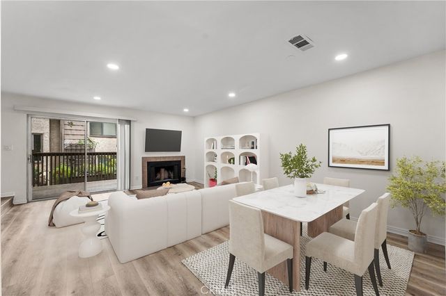 18316 Hatteras 20, Tarzana, CA 91356