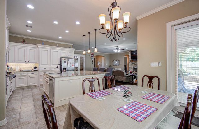 314 Martin Luther King Street S, Ames, TX 77575