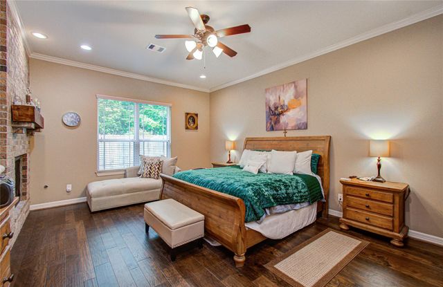 314 Martin Luther King Street S, Ames, TX 77575