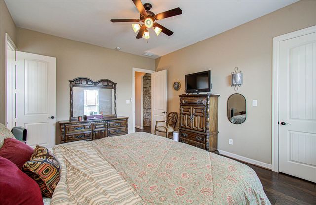 314 Martin Luther King Street S, Ames, TX 77575
