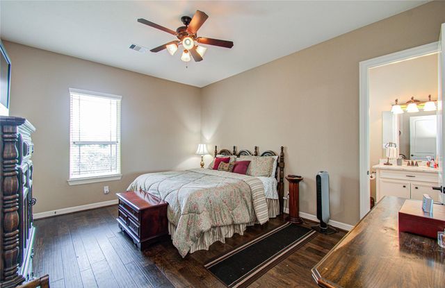 314 Martin Luther King Street S, Ames, TX 77575