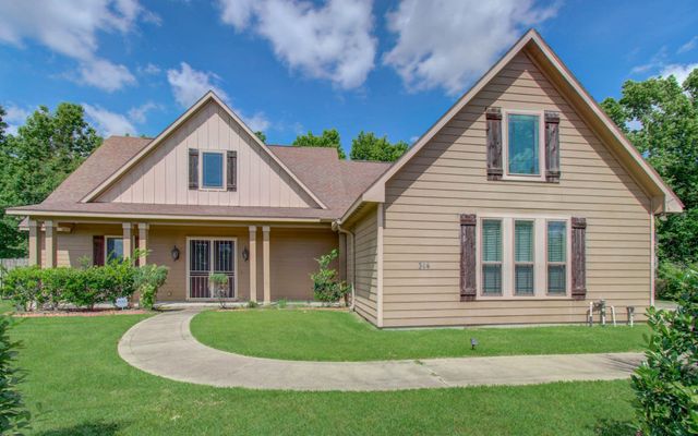 314 Martin Luther King Street S, Ames, TX 77575